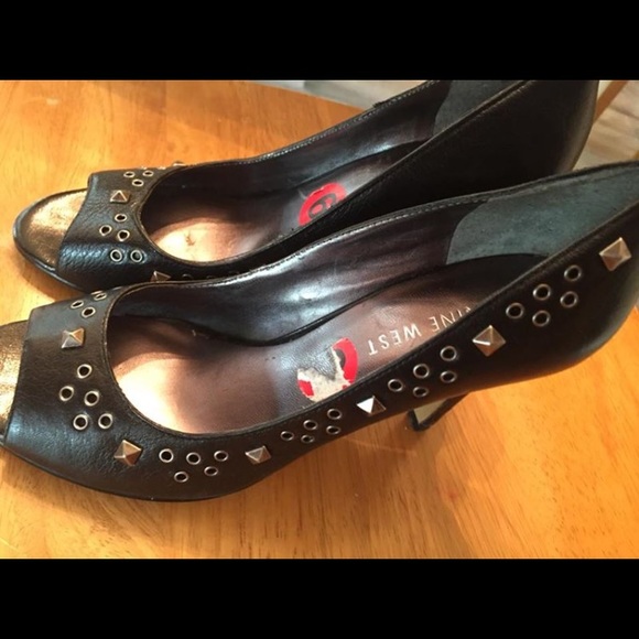 Nine West Black Leather Studded Stiletto Heels 6 - Picture 1 of 5